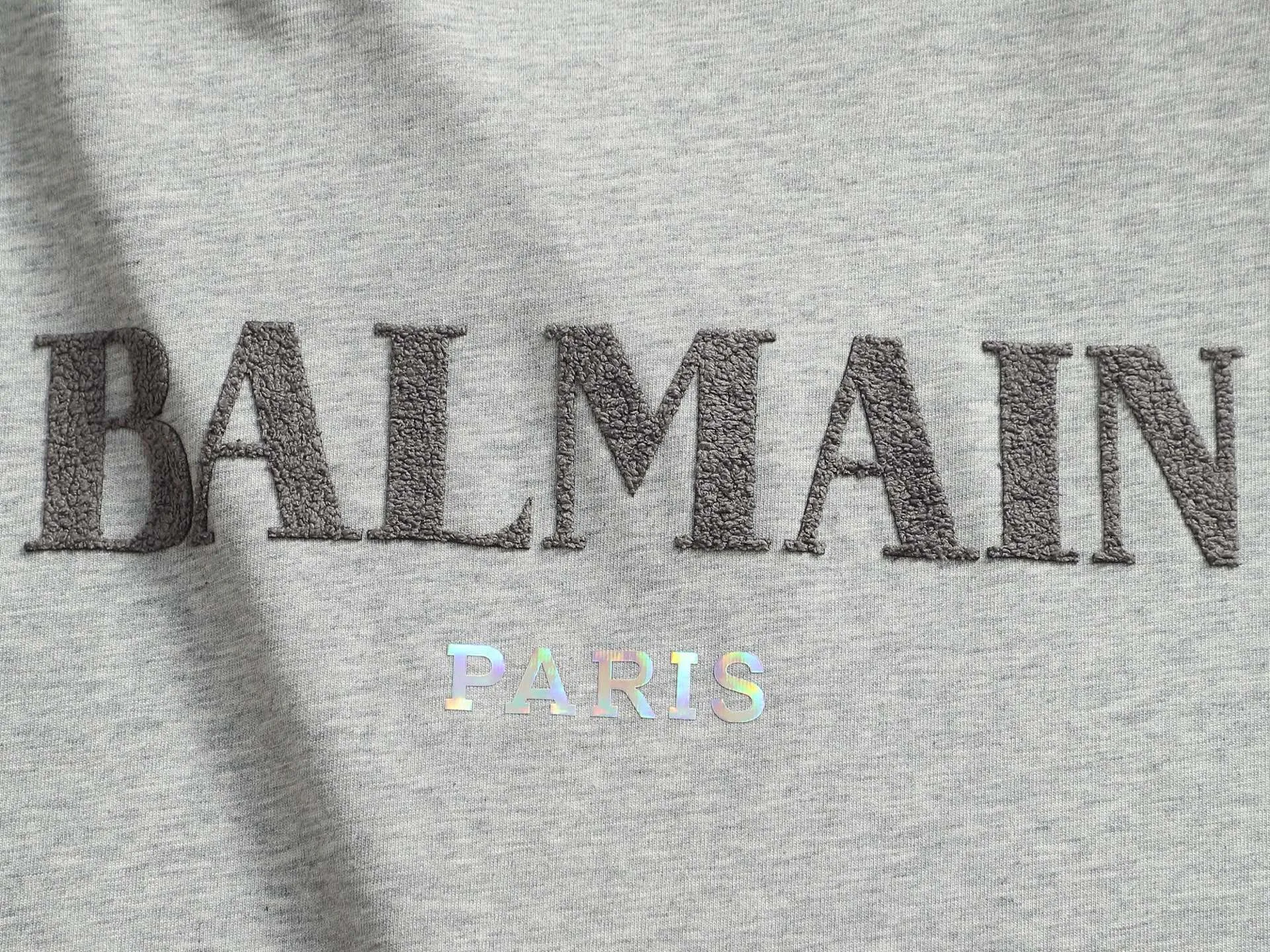 BALMAN round neck short sleeves. Simple three-dimensional letter flocking logo logo is exquisitely upgraded. The original fabric is official Same Style. Double-ply large terry fabric is dyed in the same vat. It feels very comfortable. The latest brick cabinet synchronization for spring and summer. Fashionable and personalized. Super Versatile. A good-looking short sleeve. Very suitable for both men and women. A must-have for everyone. Hang tag. Collar label. Washed wheat. Three labels are complete. Color: White Black Gray Size: XS~L
